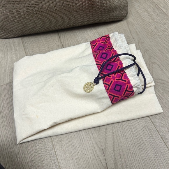 Tory Burch Robinson Woven Multi Tote French Grey Bag - Picture 9 of 10